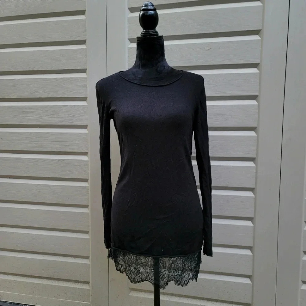 Forever 21 Women's Black Round Neck Lace Hem Long Sleeve Knit Sweater S Small